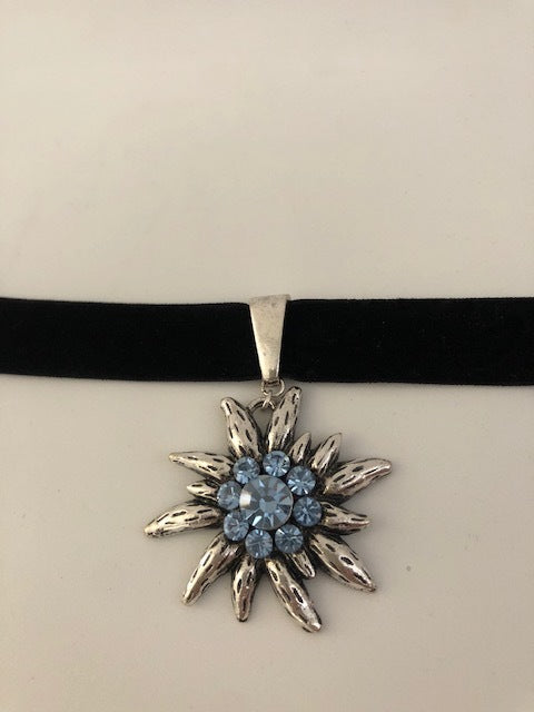 Dirndl Spangerl Rose Gold with Necklace