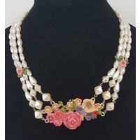 Pearlnecklace with Flower Pandant
