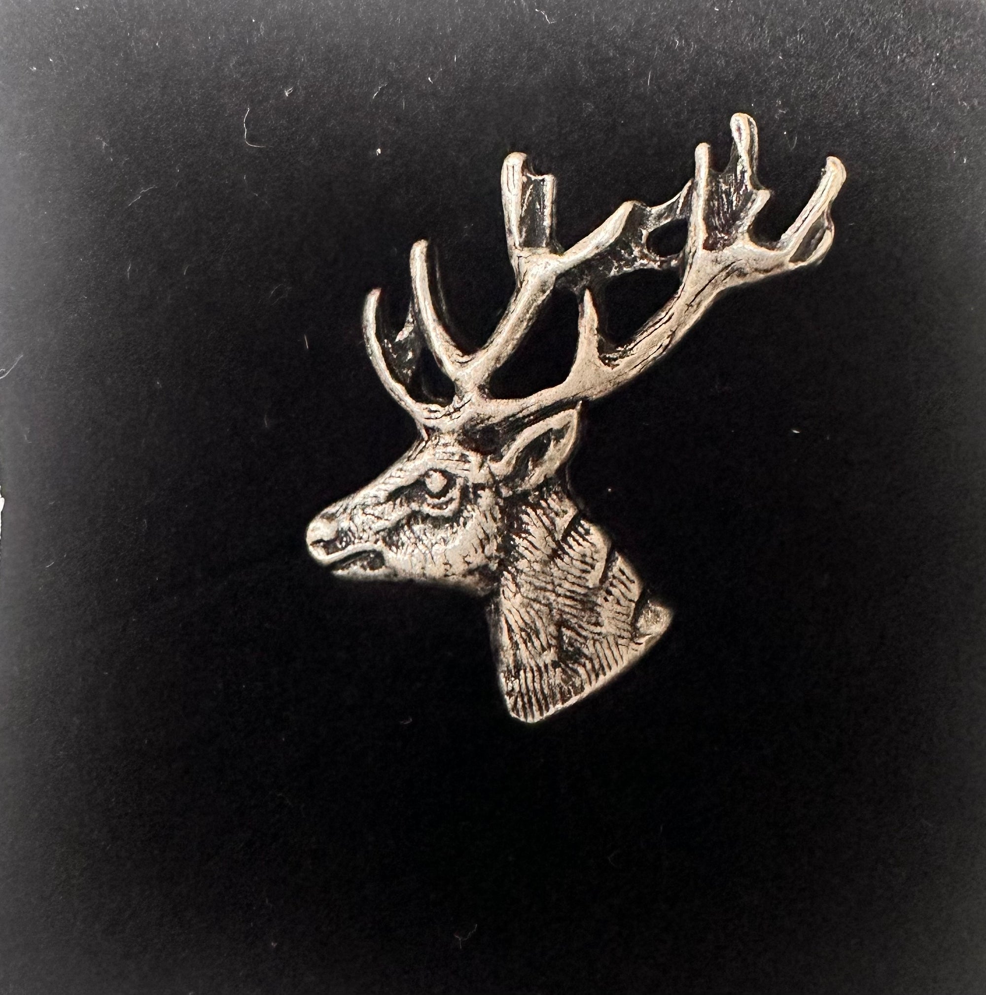 Pin Gaudiknopf "Deer"